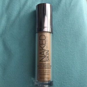 Urban Decay Naked Skin Weightess Foundation